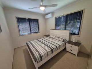 Seas The Day - Free Wifi, 180m Walk TO THE Beach - 5