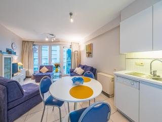Beachside Stay w Terrace - 5