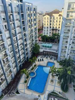 Elegant Suite with Balcony l Free wifi and netflix I Across NAIA T3 Airport - Manila - 3