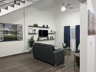 Beautiful, contemporary brick style home - Metapán - 1