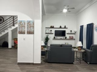 Beautiful, contemporary brick style home - Metapán - 4