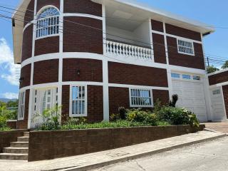 Beautiful, contemporary brick style home - Metapán - 8