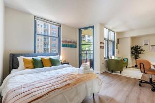 Luxury Stay-Free Parking-Amazon HQ-Nearby DC-Wifi-Pool-Gym - 1