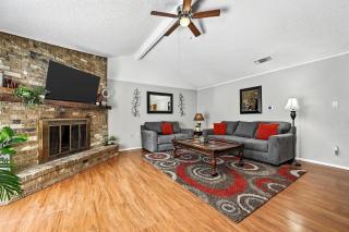The Oasis 3BR house near stadium and DFW with Pool - 5