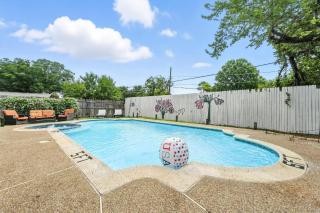 The Oasis 3BR house near stadium and DFW with Pool - 2