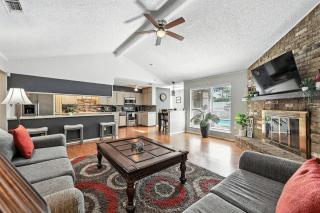 The Oasis 3BR house near stadium and DFW with Pool - 9