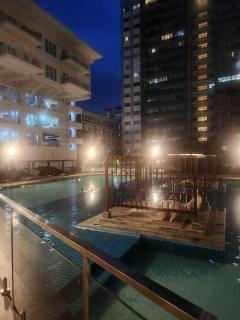 Solinea Tower3 in front of Ayala - 4