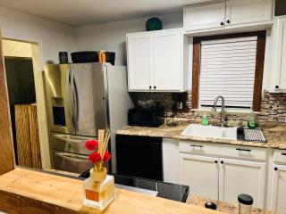 The Sabine River Retreat - The Black Collection - 1