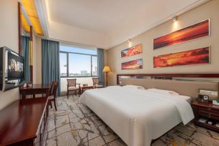 Billions-Earn Hotel just a 3 minute walk to the Ceramics Expo Center and close to Guangdong Foshan Creative Park and China Ceramics City - 3