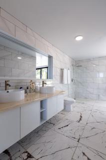 Nueva Y Moderna 4 Bedrs Villa con Piscina - 5