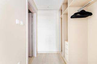 WabiSabi 2BR Stay Walk to Ferrari & Warner Bros - Abu Dhabi - 7
