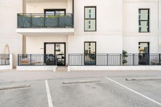 WabiSabi 2BR Stay Walk to Ferrari & Warner Bros - Abu Dhabi - 5
