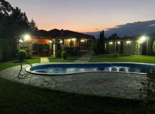 Vila Laci private poll billiard garden - Skopje - 0