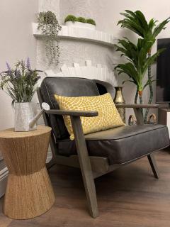 Airy Modern 2BR/2BA - Parking + Laundry + Sleep 6 - 1