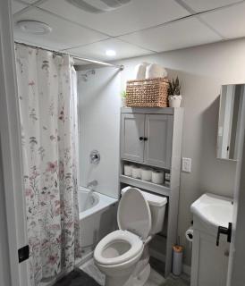 Cozy 2 bedroom basement with side entrance - - 2