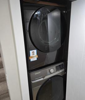 Cozy 2 bedroom basement with side entrance - - 3