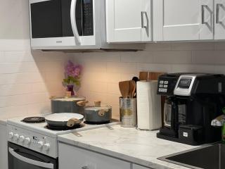 Brand New Guest Suite + Full Kitchen + Parking - 9