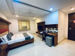 Hotel Urban S R Luxury Palace Near IGI Airport - 1