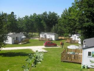 Mobil home cosy avec terrasse pour 4 personnes - API-1-52-690 - 0