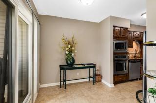 2BR Condo with Hot Tub & Pool - 5