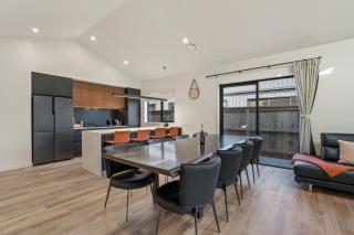 Mountain Escape by Remarkables 11 | 4-bedrooms - 6