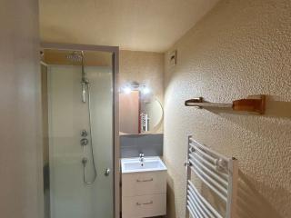 Appartement cosy au centre, accès aux pistes, balcon sud, WIFI, parking à proximité - FR-1-814-70 - 8