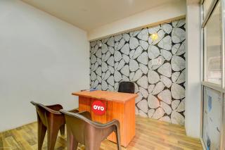 Hotel O CM PLAZA - - 0