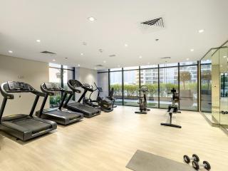 Stylish 1BR with Netflix Pool & Gym Access - 2