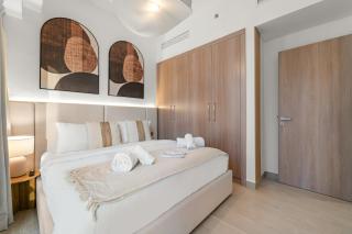 Stylish 1BR with Netflix Pool & Gym Access - 9