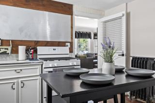 Cozy & Updated Unit in the Heart of the Highlands - 2