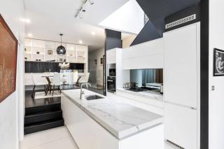 'Northwood Haus' Refined Federation-style Retreat - 6