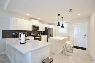 Beautiful apartment in lux Storey Lake community 10 miles to Disney! - 1
