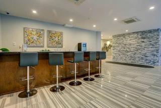 Upscale NoLibs XL Studio - Pool & Gym - 3