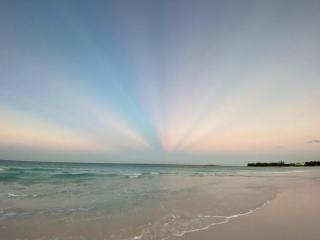 Bica Bung - New! Private Beachfront Cottage French Leave Beach bungalow - 8