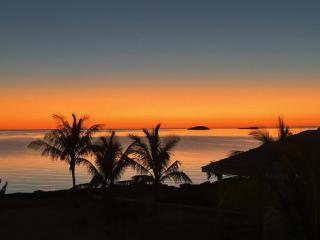 SeaEsta - Brand New Estate withPool & Private Backyard Beach home - 9
