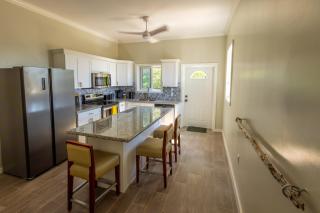 Seas The Day - Brand New Villa withOcean View, Walk to Rainbow Bea home - 4