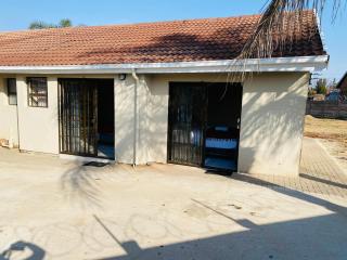 Lesari Stay - Centurion - 5