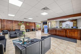 Quality Inn & Suites Tampa-Ybor City - Tampa - 2