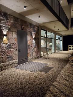 The Whispering Oaks Retreat Luxury Rooms - 9