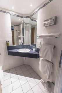 Holiday Inn Express Geneva Airport by IHG - 3