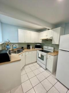 Holiday Home - Coquitlam - 9