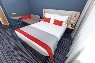 Holiday Inn Express Geneva Airport by IHG - 2
