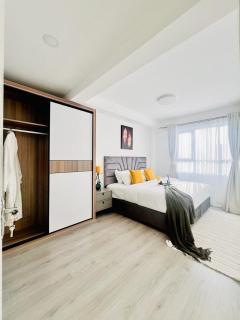 supreme luxury living three bedroom apartments with breathtaking amazing city views gym swimming pool fully equipped gym children playground and ample parking space and proximity to major shopping malls and gourmet restaurants - 1