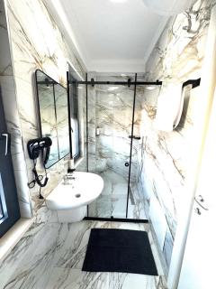 Luxurious & Spacious Old Bazaar Apartment - Tirana - 3