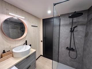 Lake Garden Villa - 1