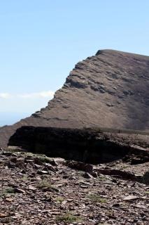 Lofted Equipped Dome with Picnic Table, Deck and BBQ in Alberta - 7