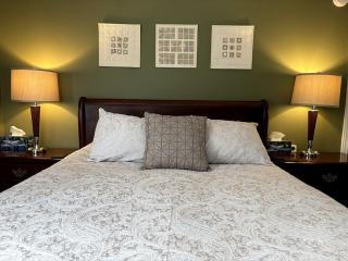 Elegant Vacation Rental with Breakfast Included in Erin, Ontario - 0