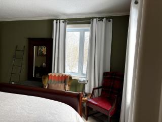 Elegant Vacation Rental with Breakfast Included in Erin, Ontario - 4