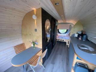 Henge Hideaway - - 9