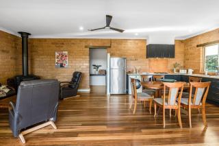 Sherwood Cottages Spotted Gum Nature Hideaway - - 8